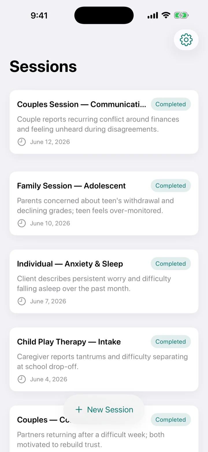 EchoCare Notes sessions list in light mode with a private new-session action.